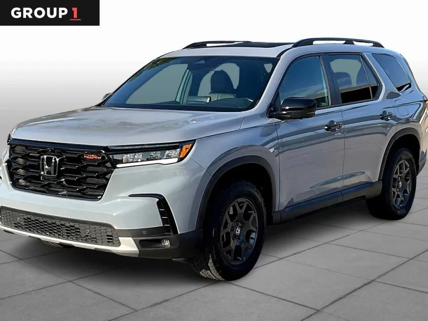 2025 Honda Pilot TrailSport photo 1