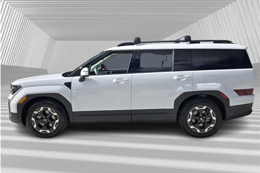 2025 Hyundai Santa Fe SEL photo 1