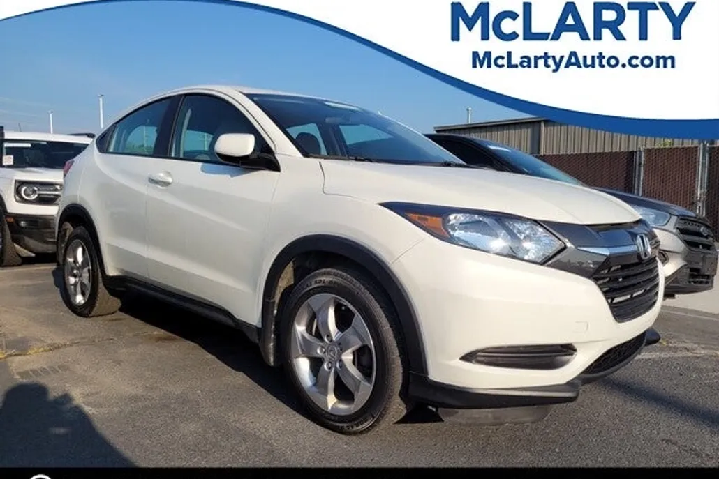 2017 Honda HR-V LX photo 1