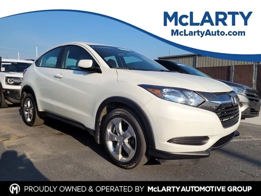 2017 Honda HR-V LX photo 1