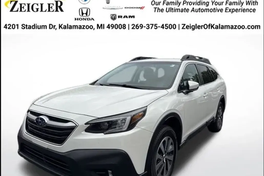 2022 Subaru Outback Premium photo 1