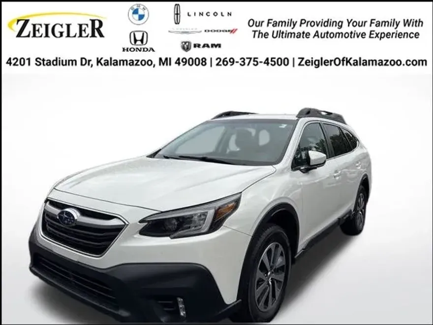 2022 Subaru Outback Premium photo 1