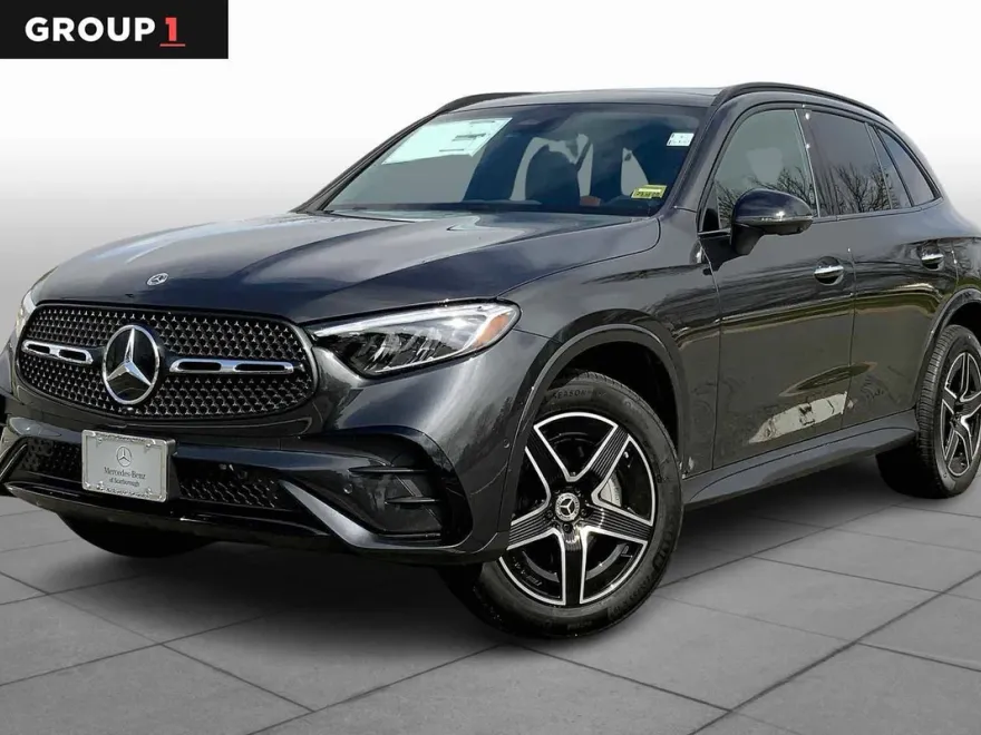 2025 Mercedes Benz GLC 300 4MATIC photo 1