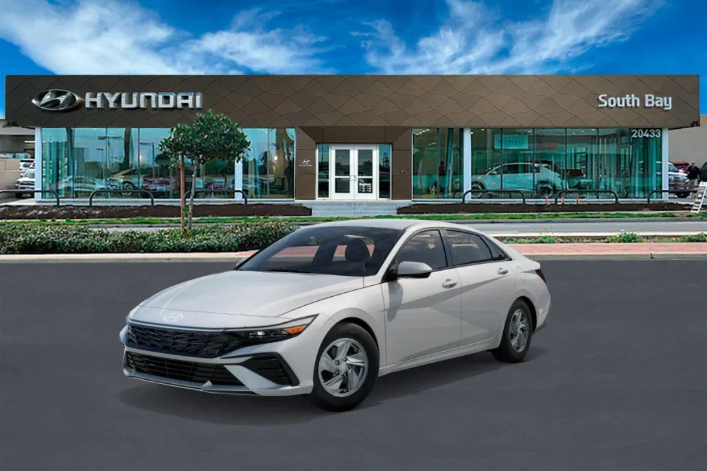 2025 Hyundai Elantra SE photo 1
