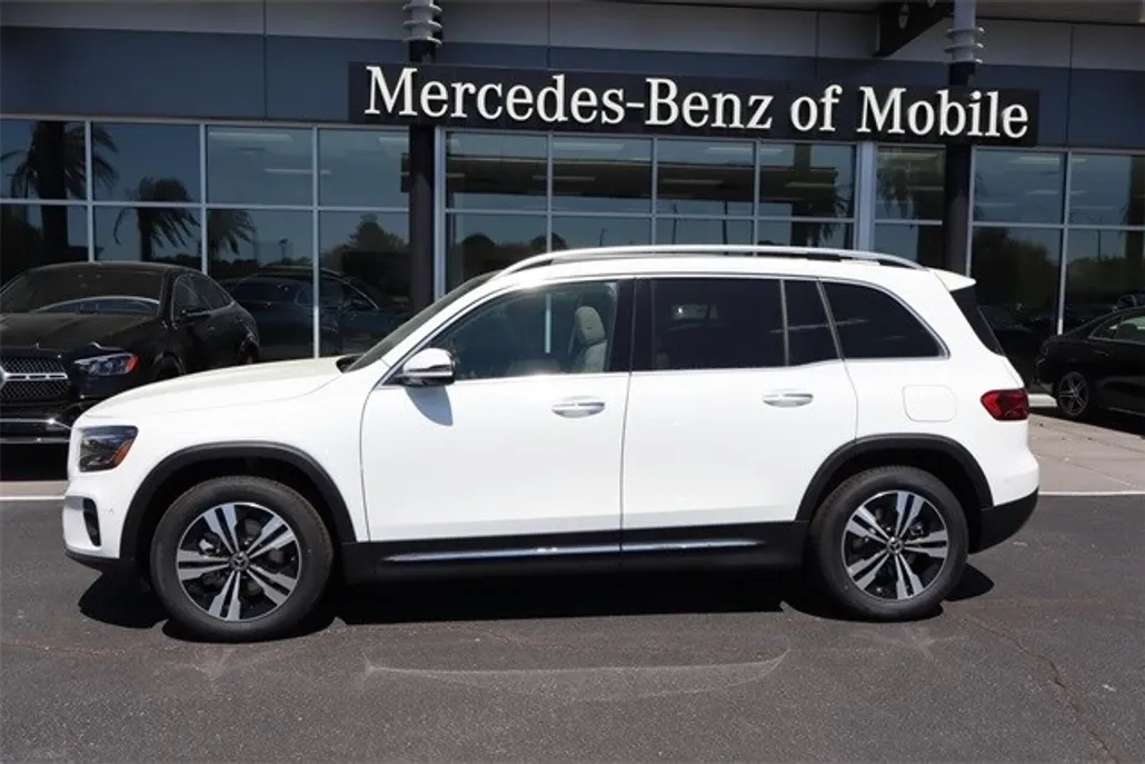 2025 Mercedes Benz GLB 250 photo 1