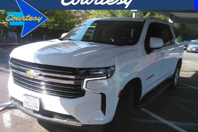 2023 Chevrolet Suburban LT photo 1