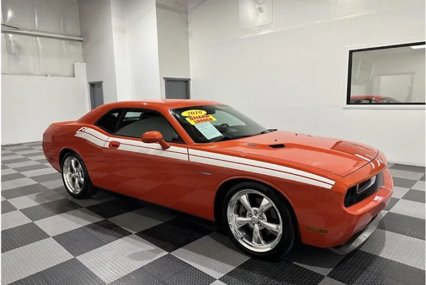 2010 Dodge Challenger R/T Classic photo 1