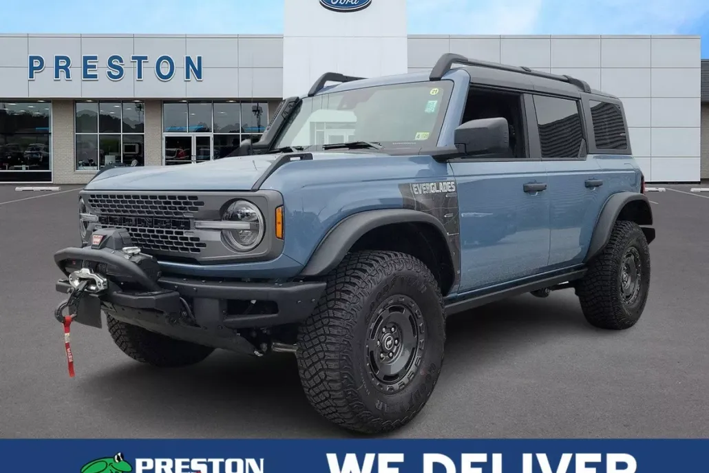 2024 Ford Bronco Everglades photo 1