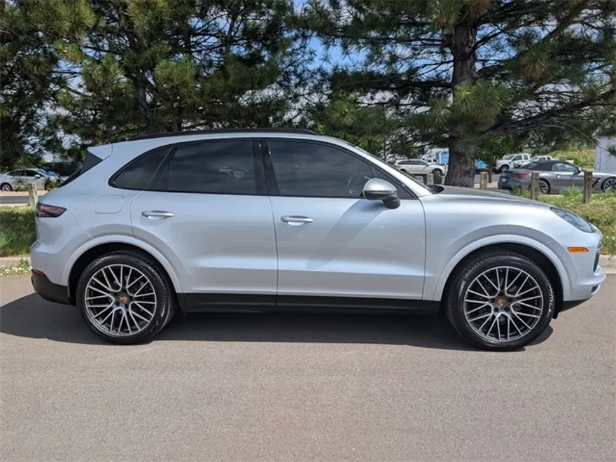 2019 Porsche Cayenne Base photo 1