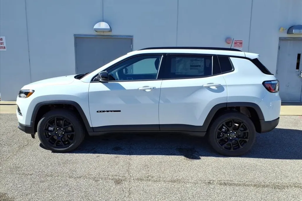 2026 Jeep Compass Latitude Altitude photo 1