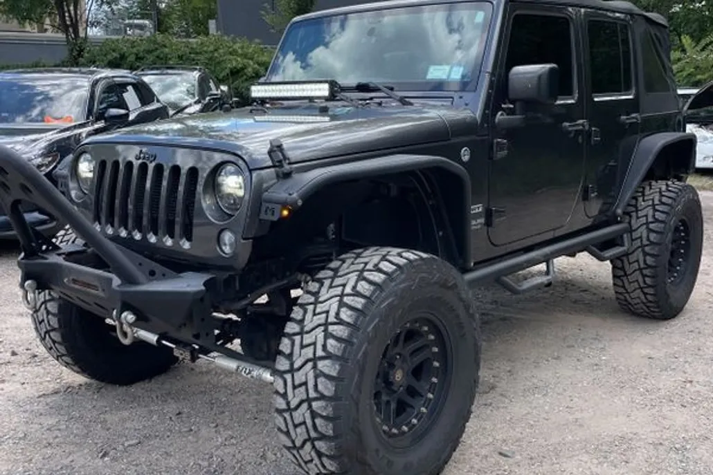 2017 Jeep Wrangler Unlimited Sport photo 1