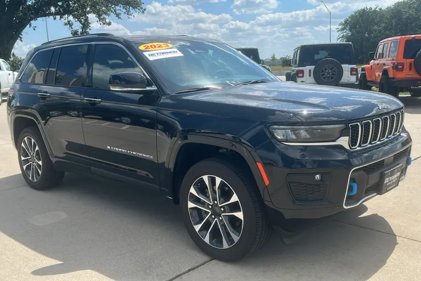 2023 Jeep Grand Cherokee Overland 4xe photo 1