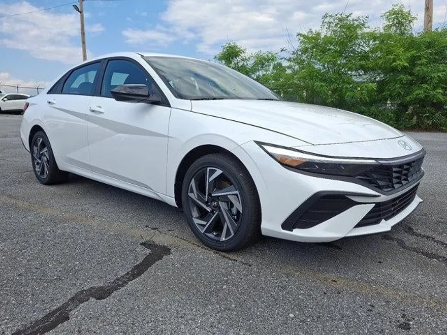 2025 Hyundai Elantra Hybrid SEL Sport photo 1