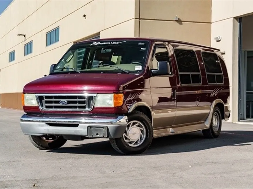 2003 Ford E-150 photo 1
