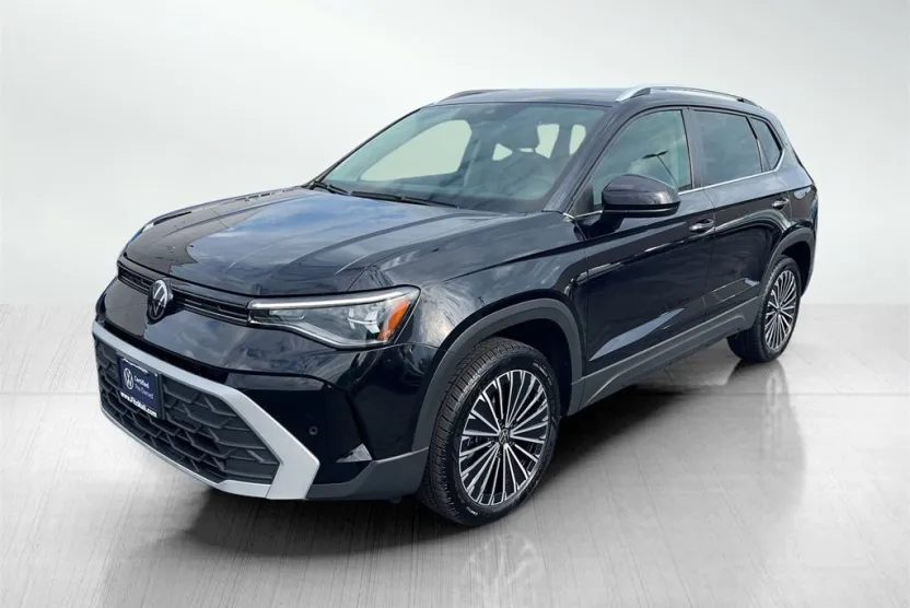 2025 Volkswagen Taos SE photo 1