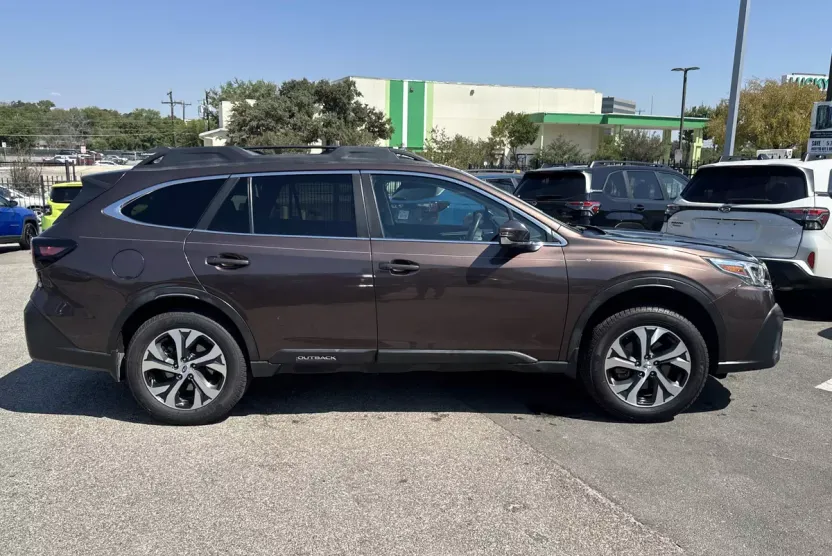 2020 Subaru Outback Limited photo 1