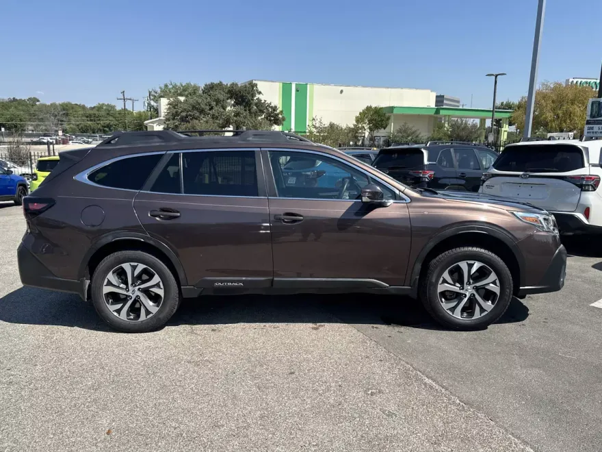 2020 Subaru Outback Limited photo 1
