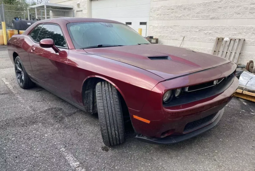 2018 Dodge Challenger SXT photo 1