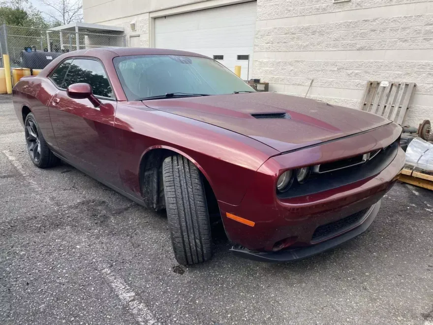 2018 Dodge Challenger SXT photo 1