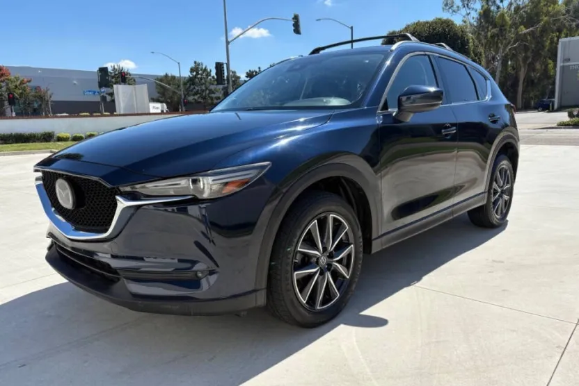 2017 Mazda CX-5 Grand Touring photo 1