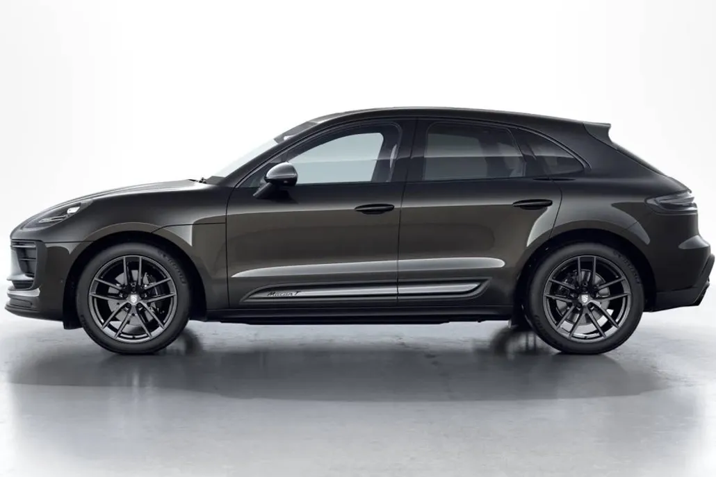 2026 Porsche Macan T photo 1