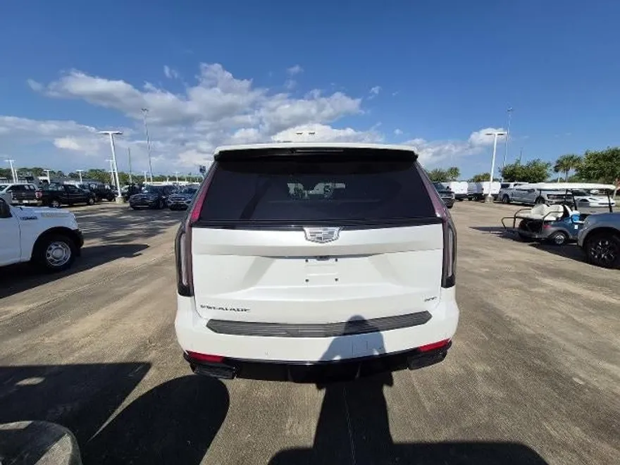 2024 Cadillac Escalade Sport photo 1