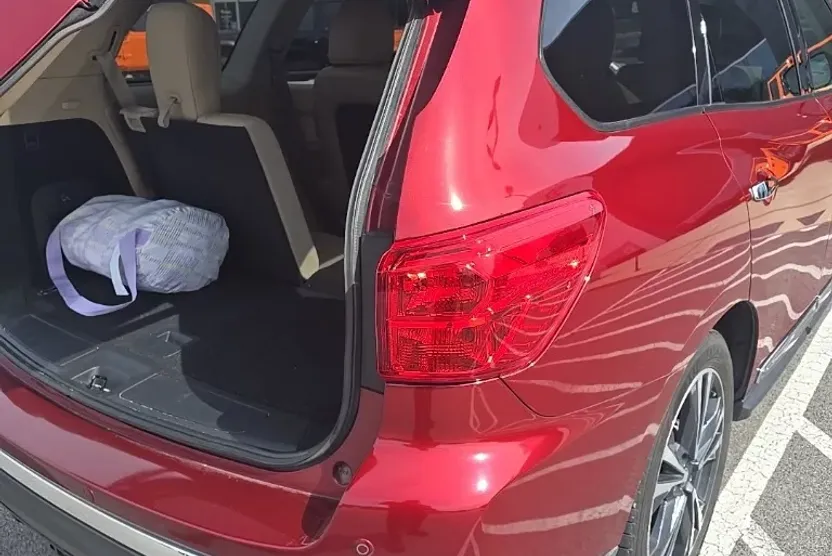 2019 Nissan Pathfinder Platinum photo 1