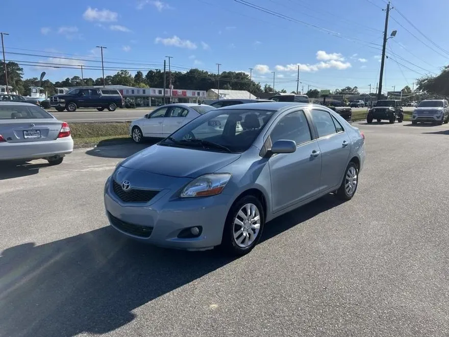 2009 Toyota Yaris photo 1
