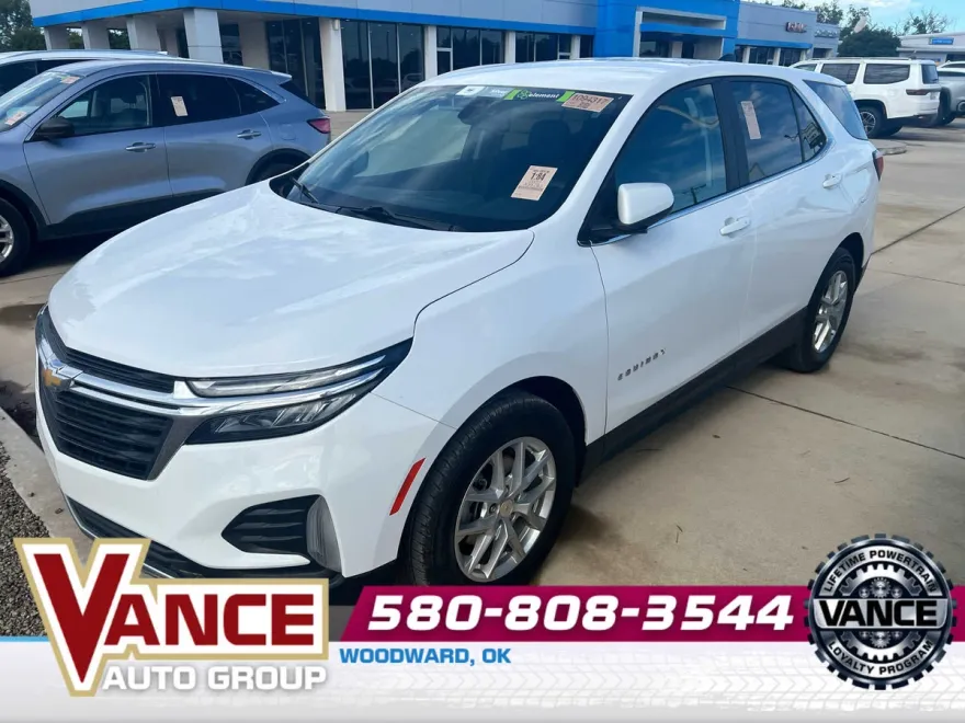 2022 Chevrolet Equinox LT photo 1