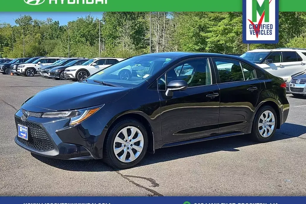 2022 Toyota Corolla LE photo 1