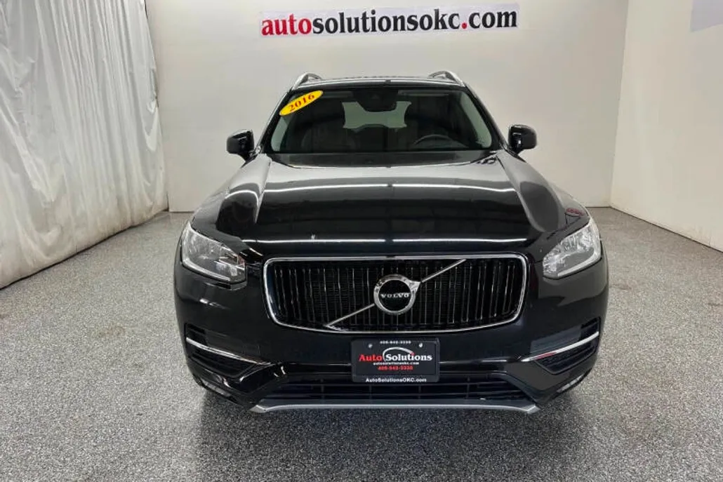 2016 Volvo XC90 T5 Momentum photo 1