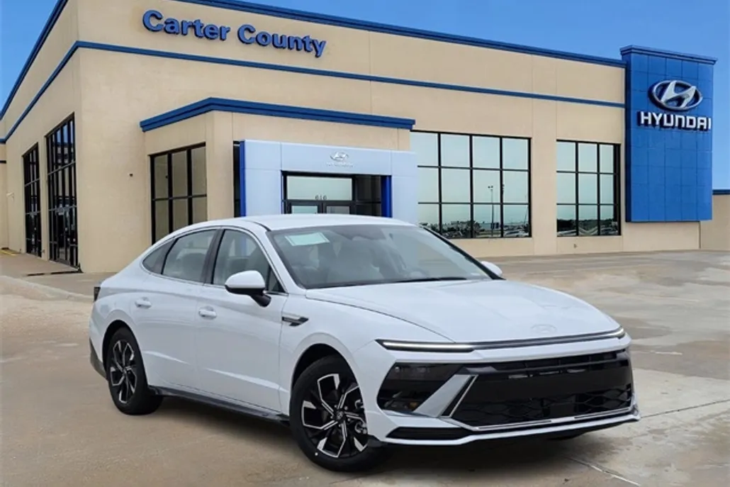 2025 Hyundai Sonata SEL photo 1