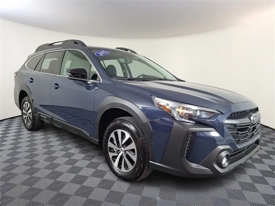 2025 Subaru Outback Premium photo 1