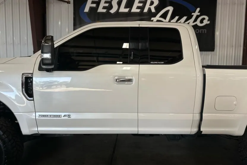2017 Ford F-250 Lariat photo 1