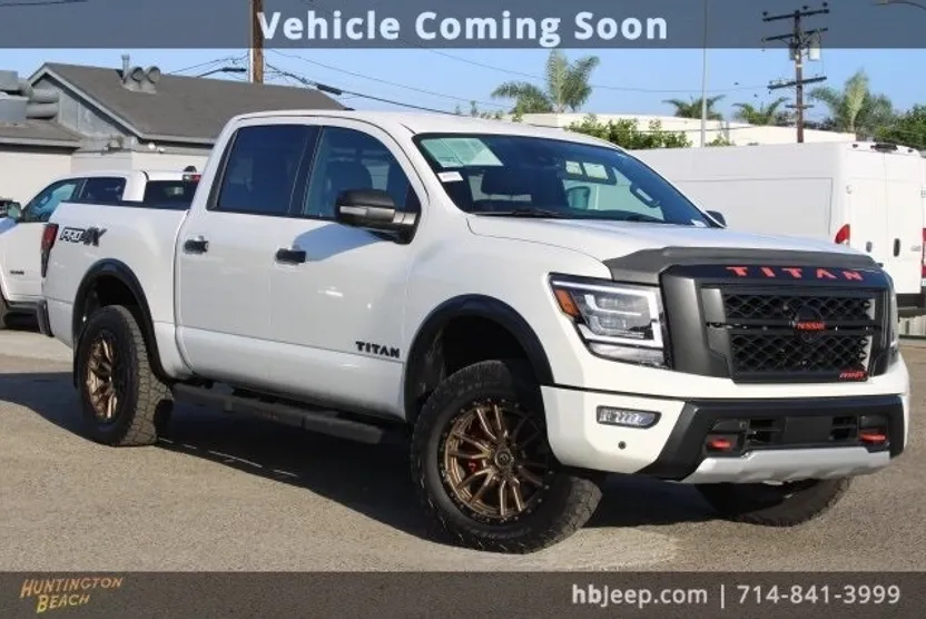 2022 Nissan Titan PRO-4X photo 1