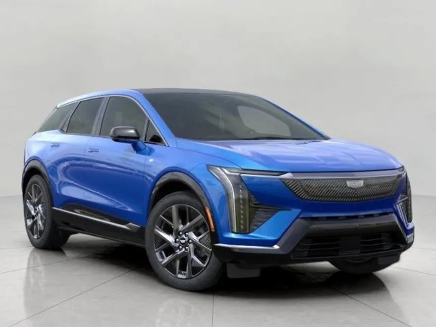 2025 Cadillac Optiq Luxury photo 1