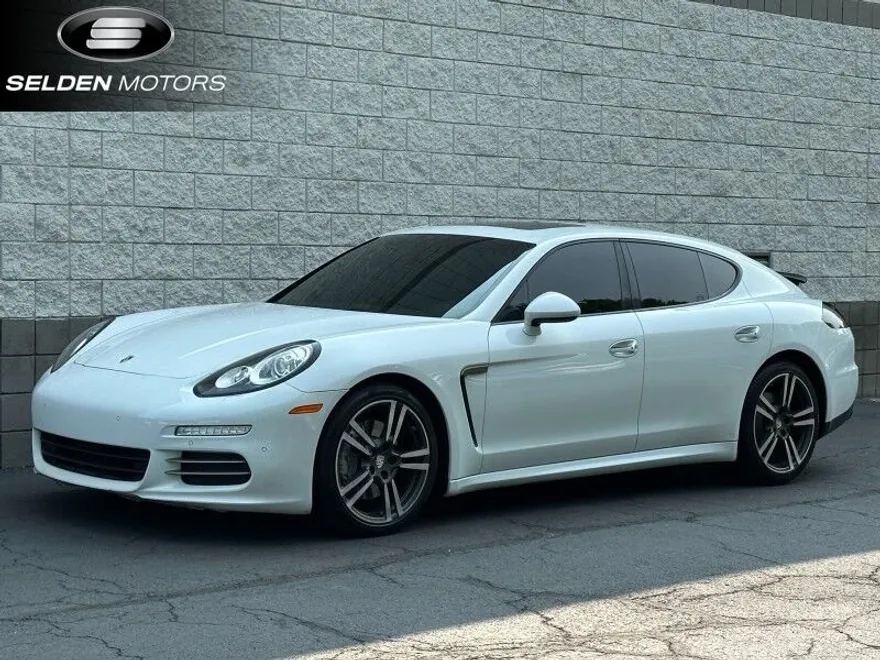 2016 Porsche Panamera 4 photo 1