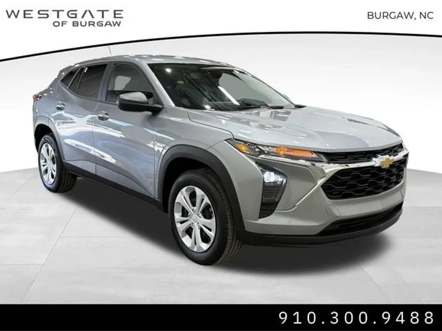2025 Chevrolet Trax LS photo 1