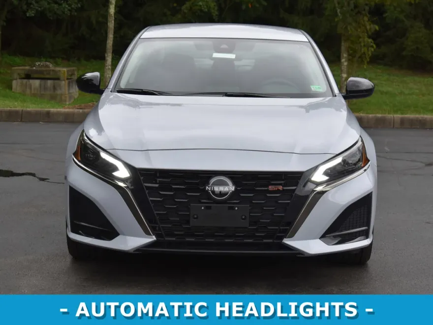 2025 Nissan Altima SR photo 1