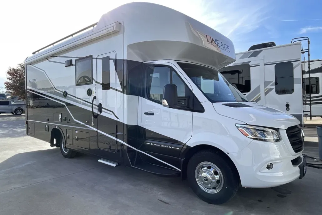 2024 Mercedes Benz Sprinter photo 1