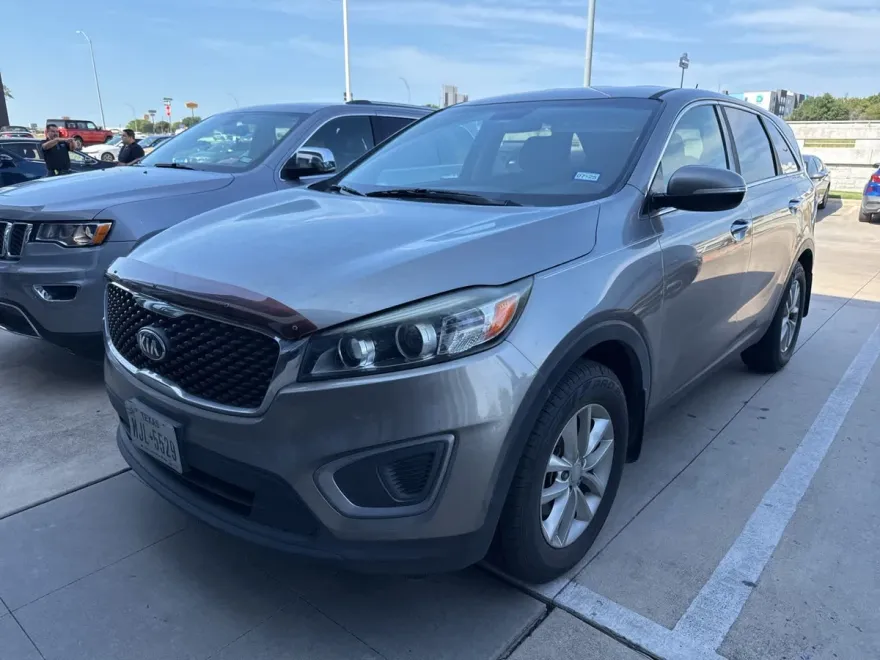 2016 Kia Sorento L photo 1