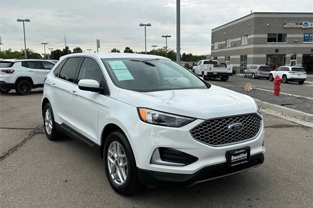 2024 Ford Edge SEL photo 1