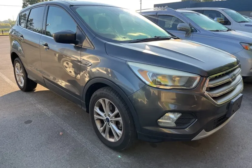 2017 Ford Escape SE photo 1