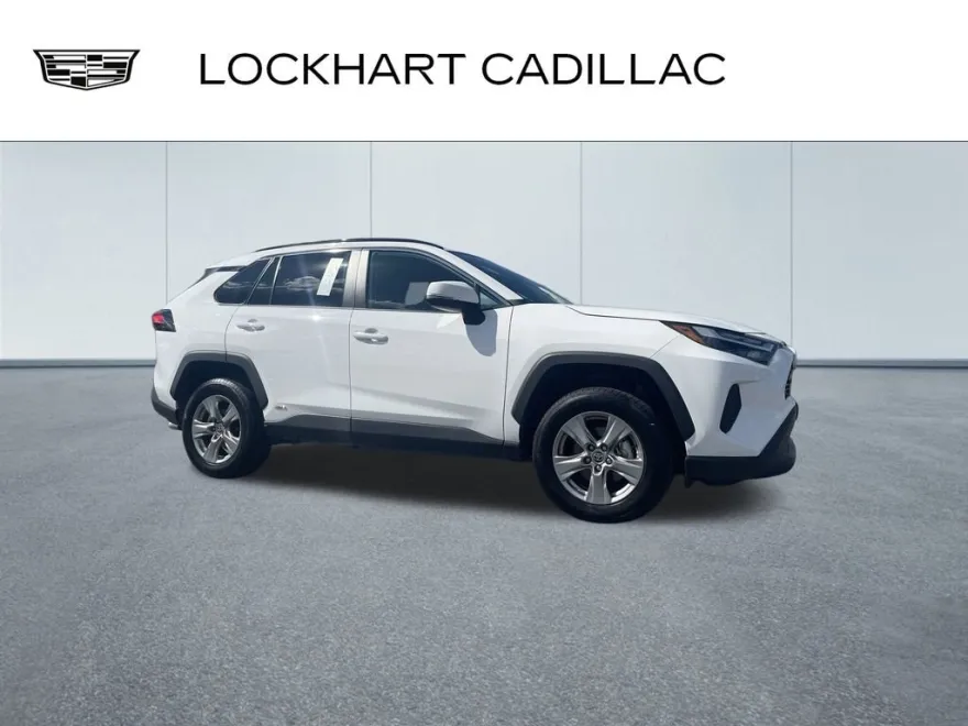 2024 Toyota RAV4 Hybrid XLE photo 1