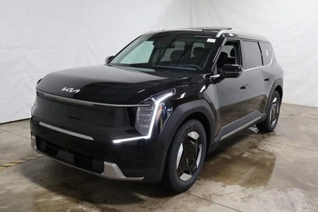 2026 Kia EV9 Wind photo 1