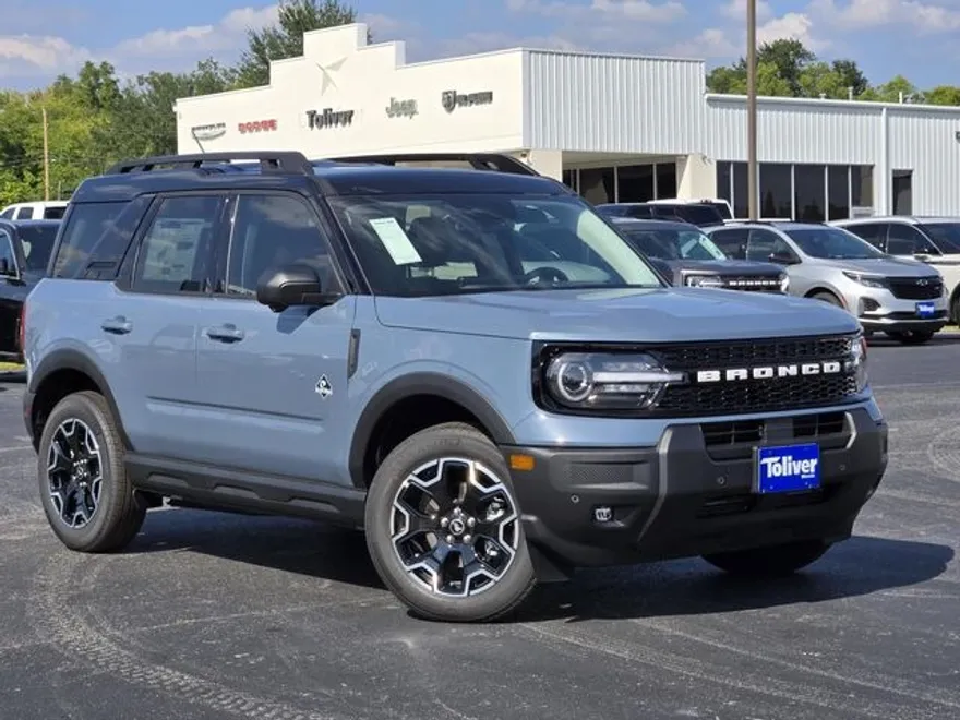 2025 Ford Bronco Sport Outer Banks photo 1