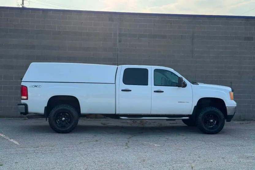 2011 Gmc Sierra WT photo 1