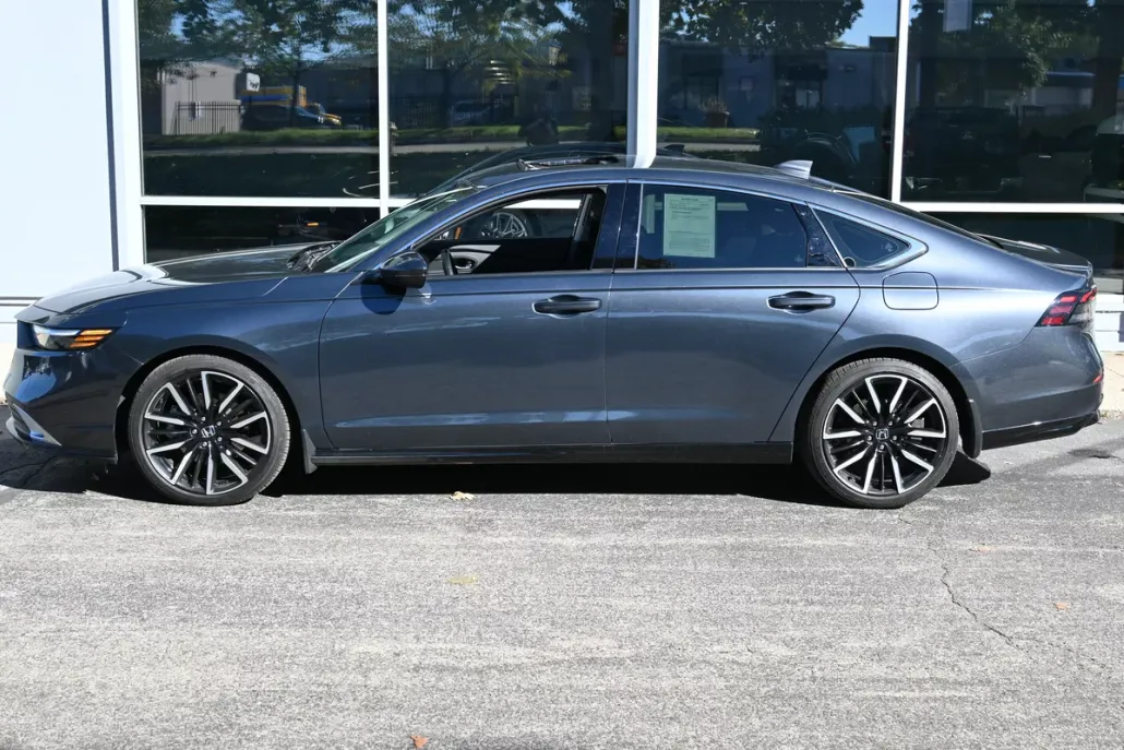 2023 Honda Accord Hybrid photo 1