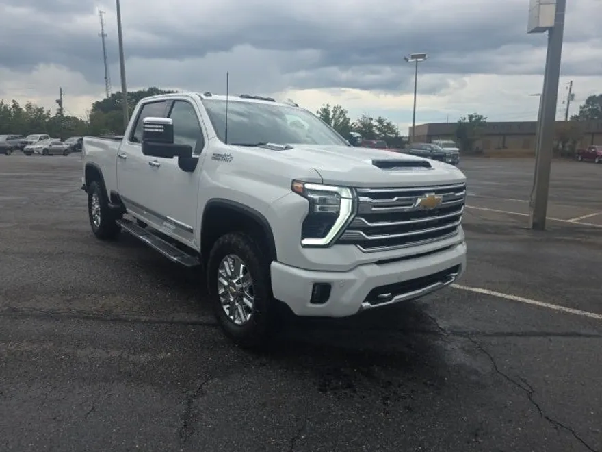 2024 Chevrolet Silverado 2500HD High Country photo 1