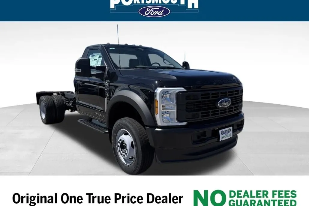 2024 Ford F-600 photo 1